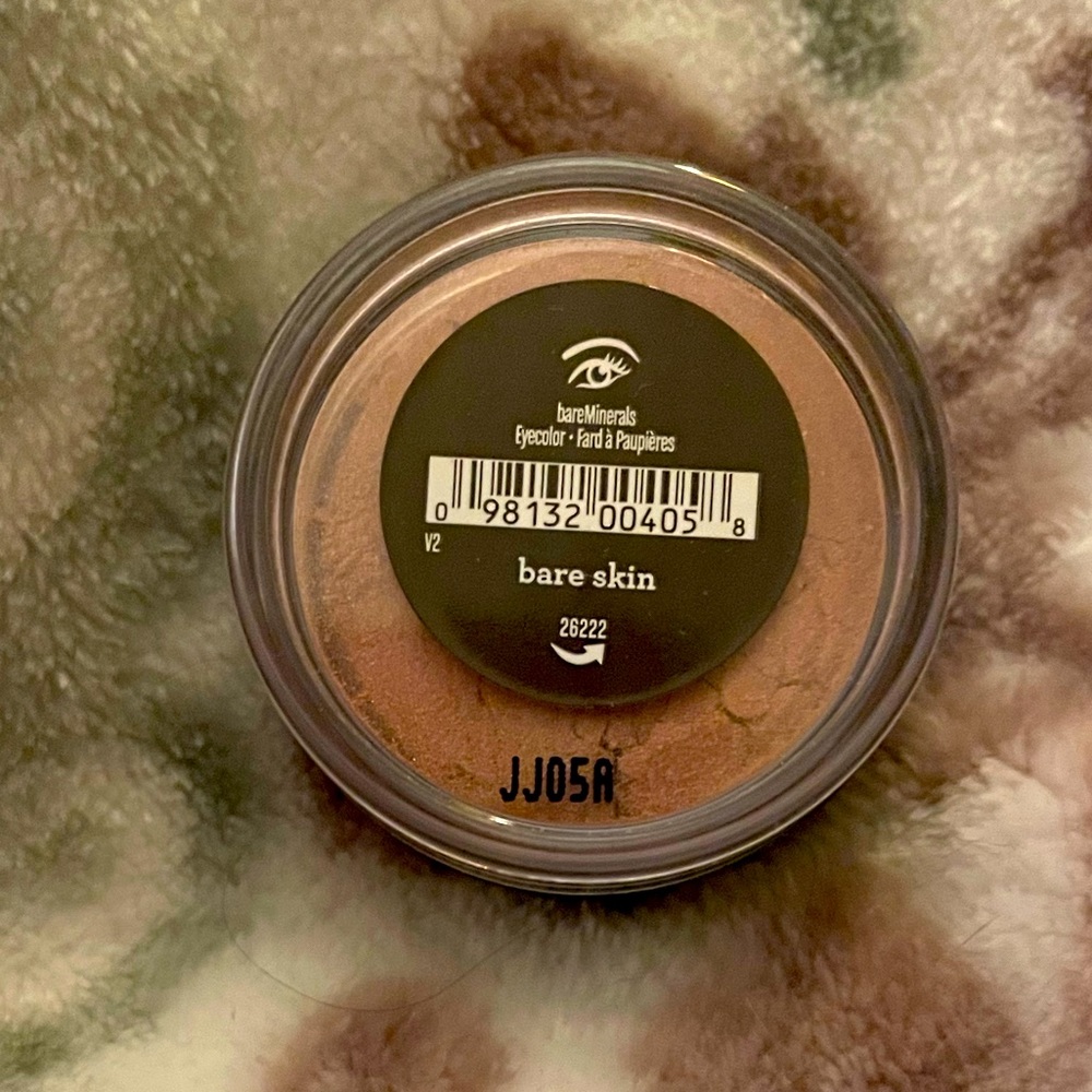 Bare minerals eyeshadow in bare skin (New)